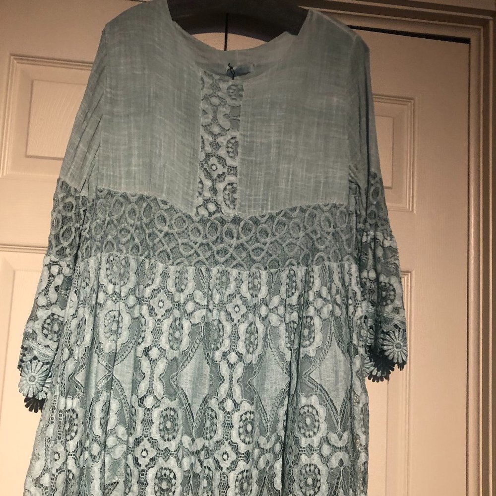 Italian womens cotton tunic dress lace accent bell sleeve light green lovely